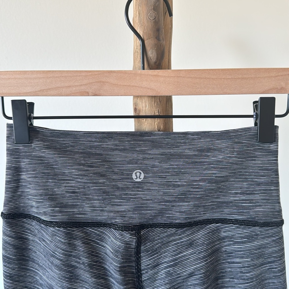 Lululemon Wunder Under Hi-Rise 1/2 Tight (Luxtreme 15”) Wee Are From Space Blk 6 - Picture 10 of 12